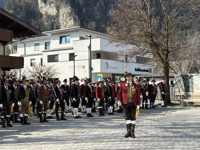 Das Schützenbataillon Schwaz unter Mjr. Martin Sprenger war in Strass zu Versammlung angetreten.
 | Foto: Woloschyn