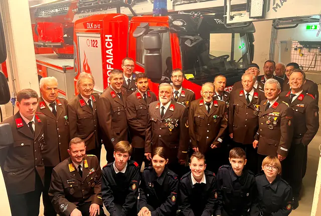 Im Zuge der 157. Wehrversammlung der FF Trofaiach kam es zu zahlreichen Beförderungen und
Auszeichnungen. | Foto: FF Trofaiach
