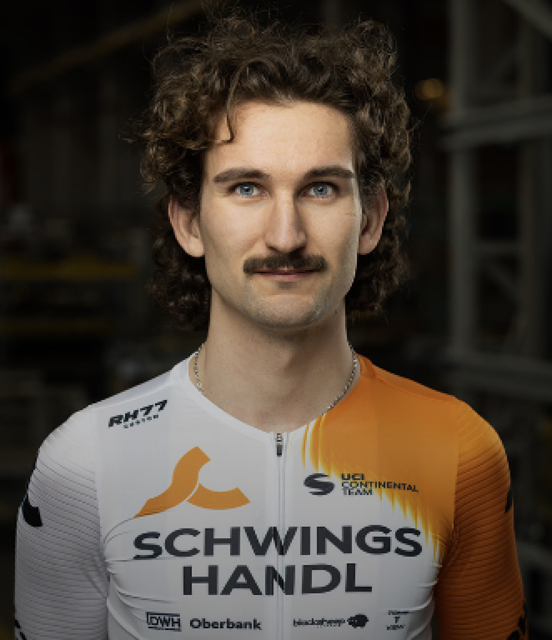 Andreas Wolfmayr aus St. Martin tritt für das Schwingshandl-Team in die Pedale.  | Foto: Schwingshandl