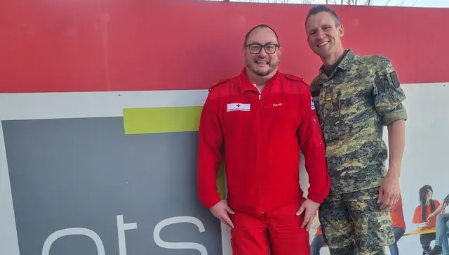 Oberst des Generalstabsdienstes, Horst Dauerböck, vom Österreichischen Bundesheer (r.) und Dieter Fuchs vom Österreichischen Roten Kreuz besuchten die PTS Neufelden. | Foto: PTS Neufelden