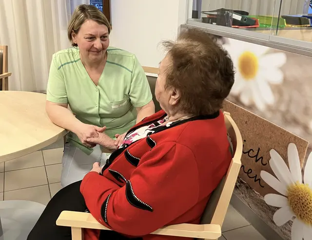 Monika Lettner im Arbeitsalltag im Seniorium Grein. | Foto: SHV Perg