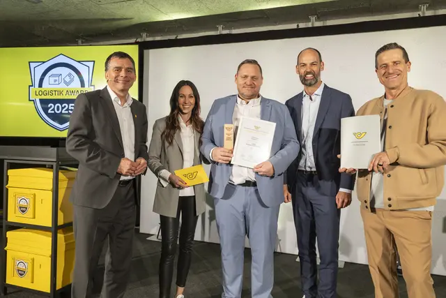 (v.l.): Peter Umundum, Generaldirektor-Stellvertreter, Vorstand für Paket &amp; Logistik, Österreichische Post, Karina Toth, Sport- und TV-Moderatorin, Martin Langer, Standortleitung, Zustellbasis Sollenau, Österreichische Post, Matthias Hofmann, Geschäftsfeldleiter Distribution, Österreichische Post, Alex Antonitsch, Ex-Tennisprofi und Motivationsredner | Foto: Österreichische Post