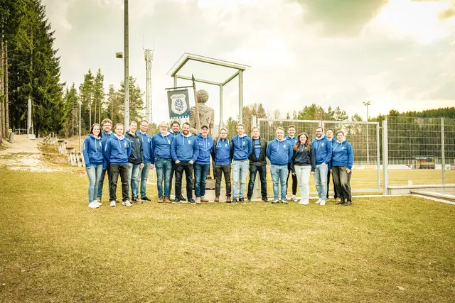 Der neu gewählte Vorstand des USC Jungwirth Rappottenstein: Verena Huber, Martin Böhm, Michael Kandler, Manuel Auffenbauer, Patrik Bauer, Erik Penka, Gerald Fessl, Gerald Wagesreiter, Andreas Haag, Michael Kreuzer, Stefan Öhner, Wolfgang Eichberger, Andreas Böhm, Adam Brandstetter, Anna Eichberger, Michael Kainrath, Markus Füxl und Isabella Kramer. | Foto: USC Jungwirth Rappottenstein