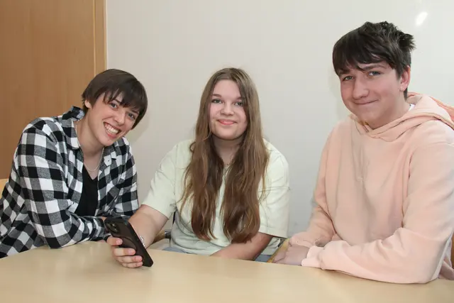 Marlis, Claudia und Julian von der Technischen Fachschule Haslach haben das dreiwöchige Experiment durchgehalten. | Foto: MeinBezirk/Schütz