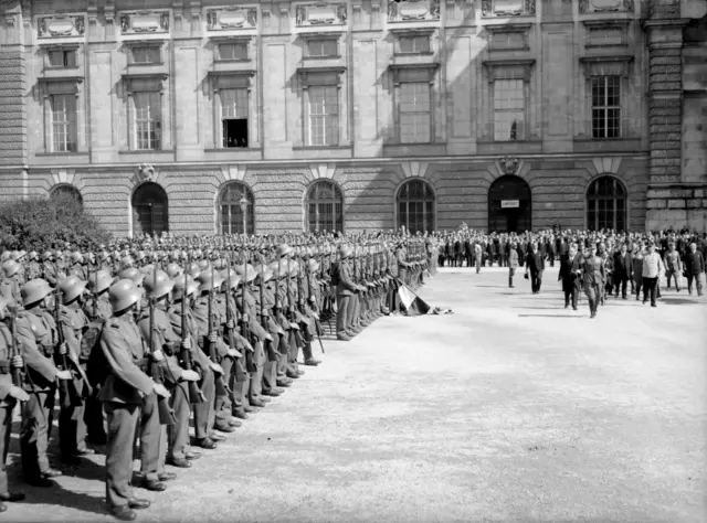 Vor genau 90 Jahren, am 1. April 1936, wurde die Wehrpflicht in Österreich wieder eingeführt. Zu diesem Schritt entschloss man sich aufgrund der Bedrohung durch das Nazi-Regime in Deutschland. (Symbolfoto) | Foto: ÖNB, Bildarchiv und Grafiksammlung