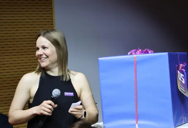 Was befindet sich in Packerl Nr. 5? Hans Theessink und Band kommen am 1. Juli mit "A Blues &amp; Roots Revue" zum Kultur Openair nach Werndorf. Im Repertoire: Blues, Rhythm, Folk, Roots Rock und Gospel. | Foto: Edith Ertl