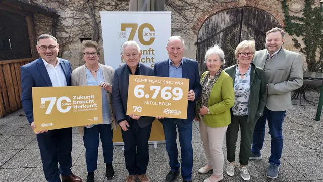 Klaus Mühlbacher, Rosa Streif, LH a.D. Josef Pühringer, Landesobmann OÖ Seniorenbund, Johann Schweiberer, Bezirksobmann OÖ Seniorenbund Braunau, Hedwig Bauer, Erna Winter, und Bundesrat Franz Ebner, Landesgeschäftsführer OÖ Seniorenbund. | Foto: ooesb.at