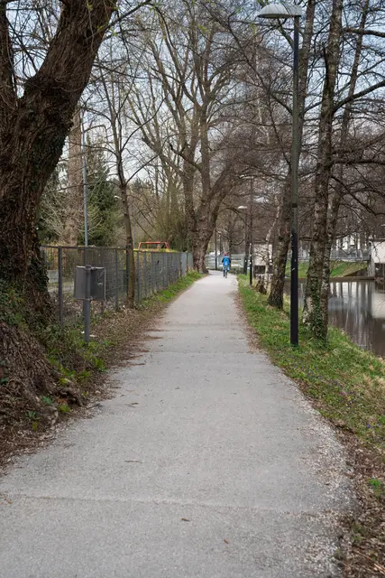 Die Radwege entlang der Glan sind beliebt und werden täglich von vielen Radfahrerinnen und auch Spaziergängerinnen genutzt. | Foto: Stadt Salzburg/Alexander Killer