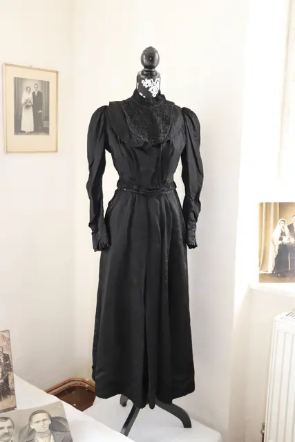 Noch in der ersten Hälfte des 20. Jahrhunderts trug die Braut bei der Hochzeit ein schwarzes Kleid. | Foto: MeinBezirk/Bichler
