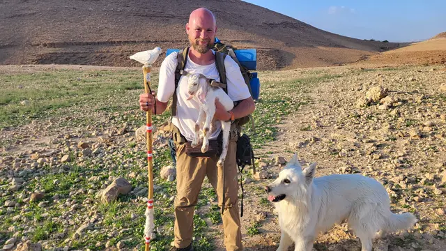 Gemeinsam mit seinem Hund wanderte Michael Eichlberger über 5.000 Kilometer durch zwölf Länder bis nach Jerusalem. | Foto: Michael Eichlberger