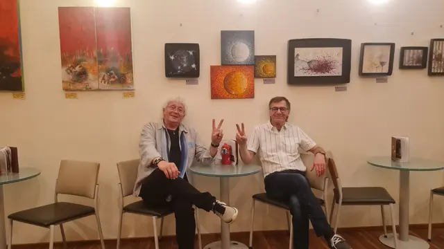Rene Radostics und Stefan Blagusz stellen unter dem Motto "Duo in Acryl" beim Kaplan am Kurpark aus. | Foto: Andrea Steiger