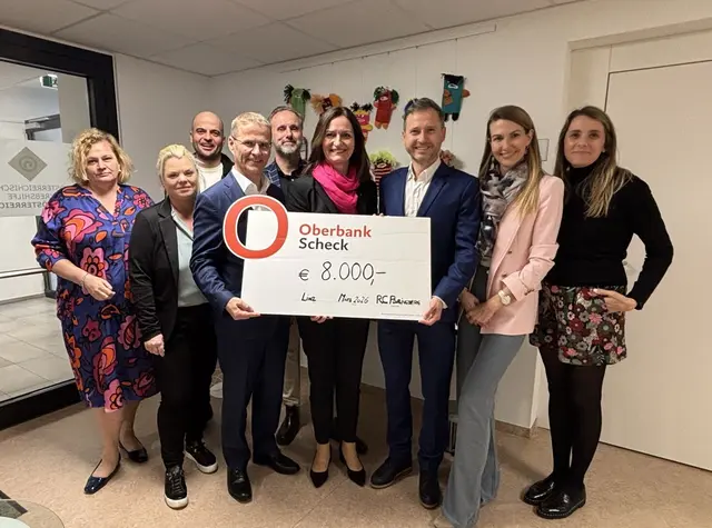 Der Rotary-Club Pöstlingberg spendete 8.000 Euro an das Projekt „Mama/Papa hat Krebs".
 | Foto: Krebshilfe OÖ 