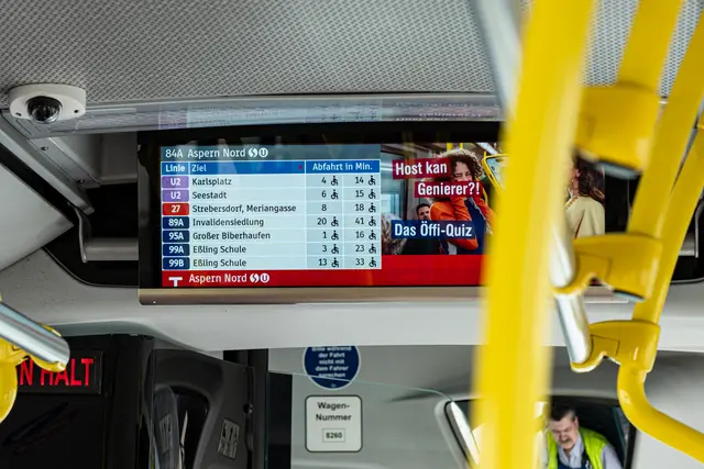 Neue Displays in Wiener Bussen und Straßenbahnen sollen das Umsteigen erleichtern. | Foto: Wiener Linien / Julia Allerding