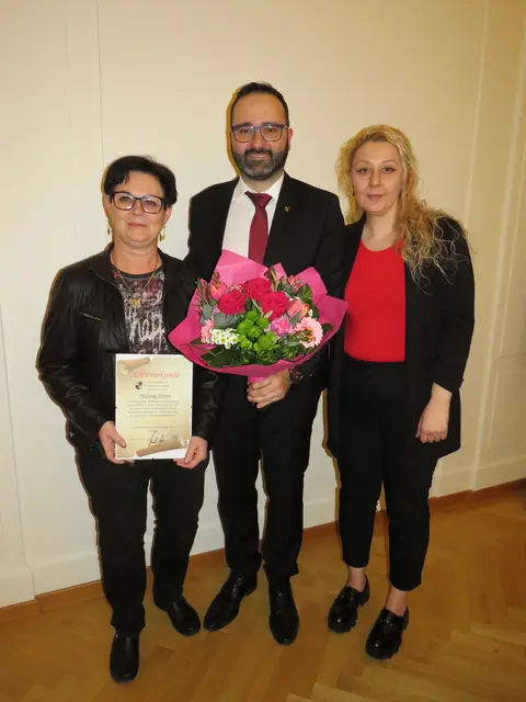 GGR a.D. Hedwig Divos, Bgm. Andreas Hueber und GR Nursen Yilmaz. | Foto: Gemeinde Felixdorf