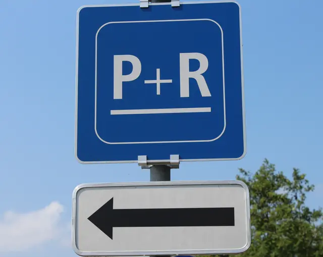 Die Park-and-Ride-Anlage am Bahnhof bietet künftig mehr für jene, die per Rad kommen.  | Foto: ÖBB
