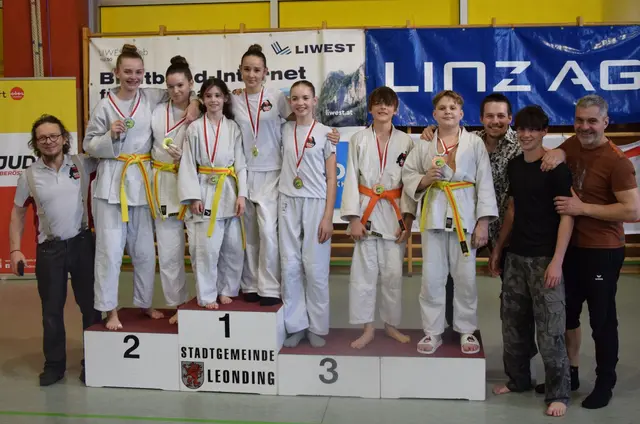 Unsere U14 u. U16 Medaillengewinner vom KYU-Turnier in Leonding.