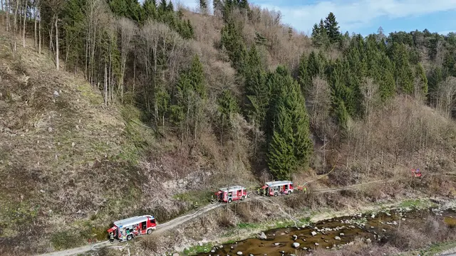 Waldbrand im Josefstal forderte mehrere Feuerwehren