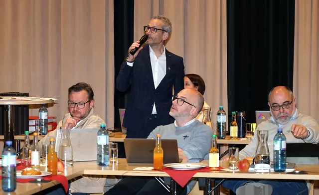 Finanzstadtrat Roman Neubauer bei seinen Ausführungen. | Foto: Stadtgemeinde Weiz