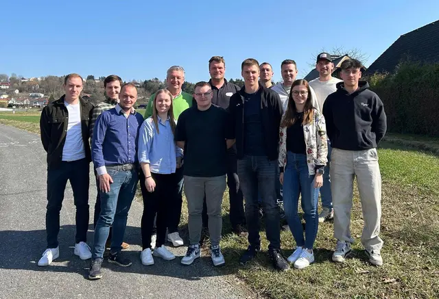 Die JVP-Ortsgruppe Burgauberg-Neudaberg wählte einen neuen Vorstand: Jonas Froschauer (6.v.l.) wurde zum neuen Obmann bestimmt. | Foto: Andreas Magdits