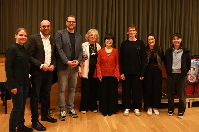Organisatoren und Mitwirkende freuten sich gemeinsam mit Bgm. Patrick Geir über einen rundum gelungenen Abend. | Foto: Lorenz Peer