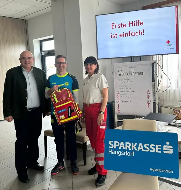 Werner Hofstetter, Bernhard Jordan und Christina Schild. | Foto: Rotes Kreuz Hollabrunn