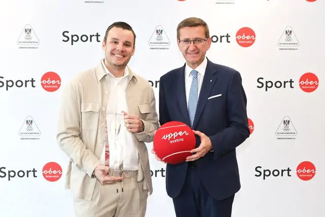 Bereit für Tennisturnier in Mauthausen: Florian Leitgeb (CEO Champ Events &amp; Turnierdirektor) und Wirtschafts- und Sport-Landesrat Markus Achleitner. | Foto: Land OÖ/ Andreas Maringer