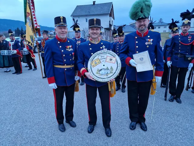 Langjähriger Major Trautner befördert, die Garde feierte mit