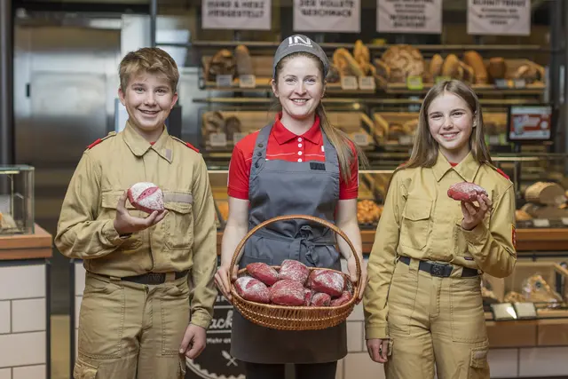 Mit dem Kauf des Floriani-Weckerls wird die Feuerwehrjugend in ganz Österreich unterstützt. | Foto: INTERSPAR/Neumayr_Christian Leopold