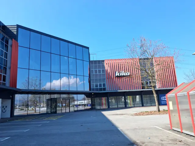 Im ehemaligen Kika-Gebäude in Dornbirn wird im kommenden Jahr der schwedische Möbelriese Ikea einziehen.  | Foto: Michael Mäser