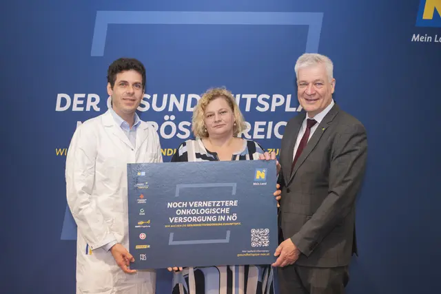 Prim. Josef Singer aus dem UK Krems, Vorständin NÖ LGA Elisabeth Bräutigam, Landesrat
Anton Kasser | Foto: NÖ LGA
