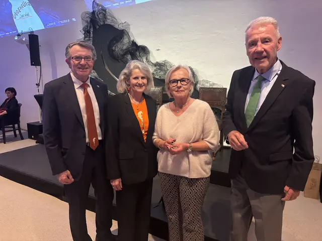 Franz und Rosi Piribauer mit elfi und Klaus Schneeberger. | Foto: Schauer
