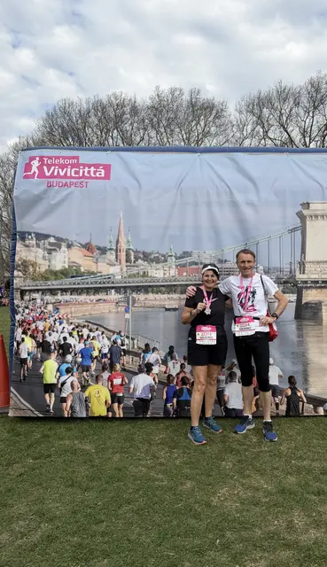 Manfred und Renate Rettenegger starteten in Ungarn in das Laufjahr. | Foto: Rettenegger