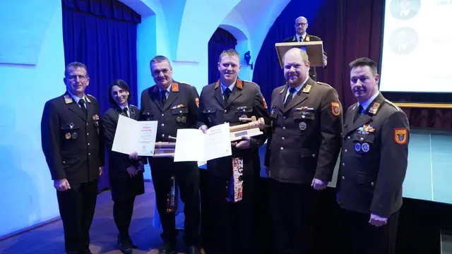 Dankesurkunden AFKDO Neulengbach Michael Schröder und Martin Kugelberger | Foto: AFKDO Neulengbach