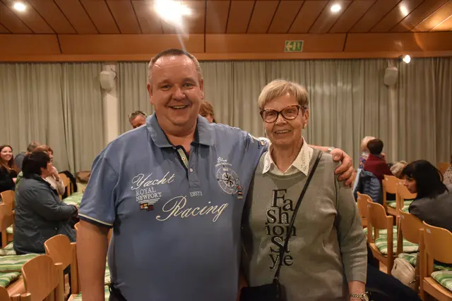 Martin Peters und seine Mutter Ursula 