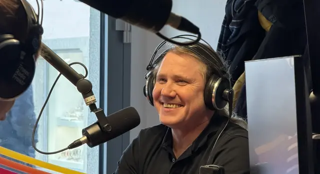 Klaus Pichlbauer, Innovametall-Geschäftsführer und der Kopf hinter Gluatnest, während einer Aufnahme für den Podcast "Funkenflug". | Foto: Innovametall/Höbinger