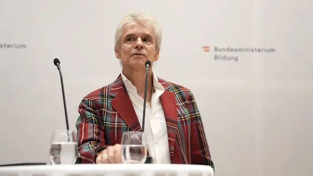 Brezina sprach sich unter anderem dagegen aus, Bücher in "gute" oder "schlechte" Kategorien einzuteilen. | Foto: Andreas Pölzl/MeinBezirk