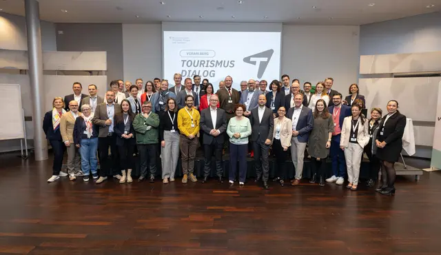 Staatssekretärin Elisabeth Zehetner traf sich mit rund 50 Vertretern der Tourismuswirtschaft. | Foto: BMWET/Elias Pargan