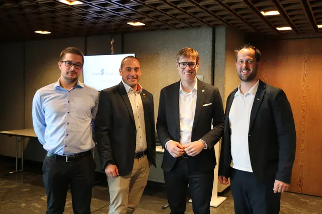 Austausch unter Jungbürgermeistern: Josef Rauchenzauner (Weißenkirchen), Norbert Weber (Frankenburg), Markus Kleemann (Sindelfingen) und Michael Hochleitner (Desselbrunn). | Foto: MeinBezirk/Rabl