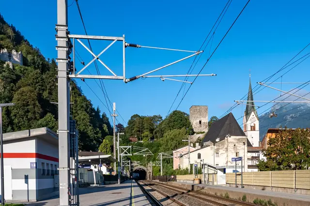 Über das Osterwochenende, von 3. bis 7. April 2026, wird eine neue Spritzbetonschicht im Tunnel bei Rattenberg aufgetragen. | Foto: ÖBB/Fritscher