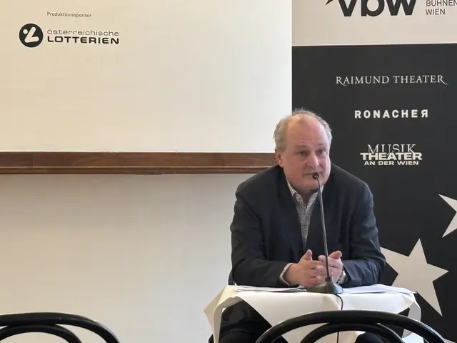 Der 65-jährige Franz Patay ist Geschäftsführer der Vereinigten Bühnen Wien (VBW). | Foto: Antonio Šećerović/MeinBezirk