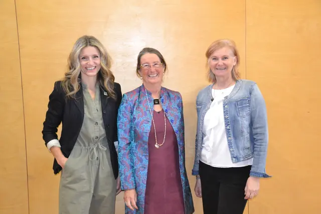 Von links: Maria Fanninger (Land schafft Leben), Schulleiterin Christina Röck (Elisabethinum) und Karin Schönegger (Abteilung der E5-Gemeinde St. Johann). | Foto: Elisabethinum