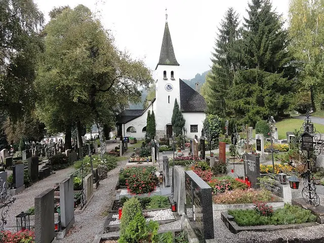 Der Mühlauer Friedhof beherbergt die letzte Ruhestätte von mehreren berühmten Persönlichkeiten.  | Foto: Opperer