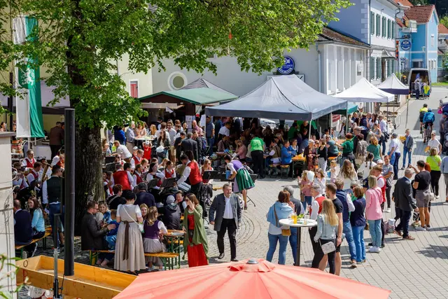 Reges Markttreiben: Kulinarische Angebote und Krämerstände sorgen jedes Jahr am Georgisonntag für großen Andrang in St. Georgen an der Stiefing.  | Foto: Lödler