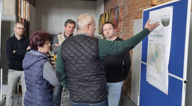 Zahlreiche Bürger, Gemeinderat, Bürgermeister sowie die Planungsgruppe nahmen an den Gesprächen teil. | Foto: Privat