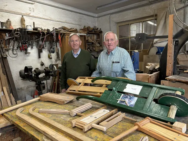 Wie die Feurer-Brüder das Ratschenbauen mit Leidenschaft weiterführen