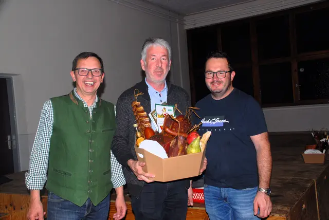 Bauernbund  richtete  Osterfleischschnapsen  in Pressguts  aus