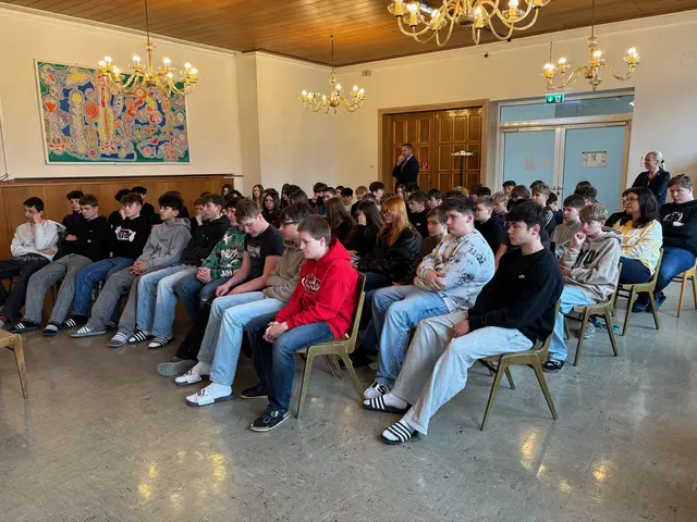 Im Festsaal der Mittelschule Köflach waren mehrere Klassen versammelt. | Foto: MeinBezirk/Harald Almer