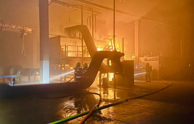 Die Produktionsmaschine in Brand.  | Foto: Feuerwehr Peratschitzen