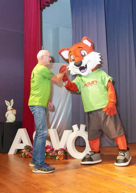 Shakehands mit dem ASVÖ Mastkottchen Filu | Foto: ASVÖ Burgenland/Thomas Werchota