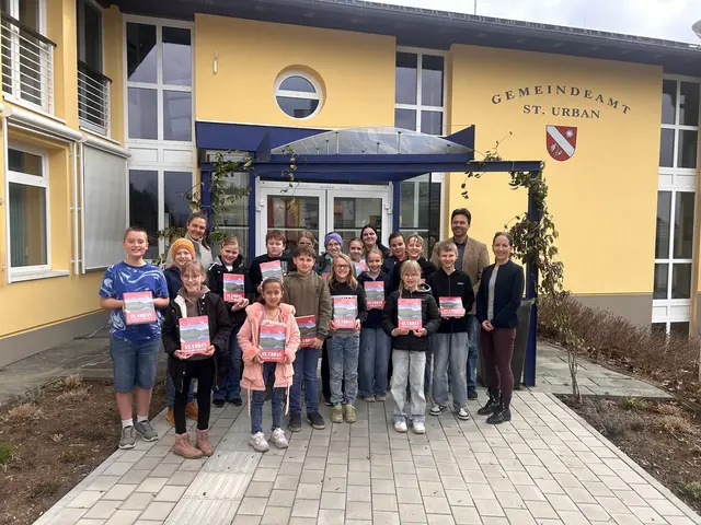 Die St. Urbaner Volksschüler wissen nach dem Besuch im Gemeindeamt mehr über ihre Heimatgemeinde. | Foto: Gemeinde St. Urban
